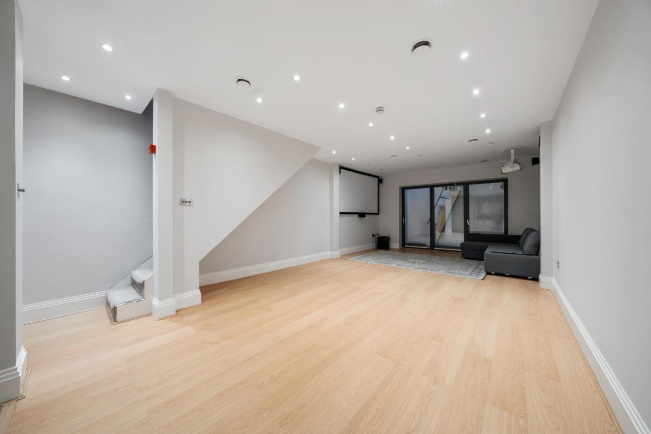 Casa de Férias Modern 4 Bedroom Townhouse With Cinema In The Heart Of Se1 *