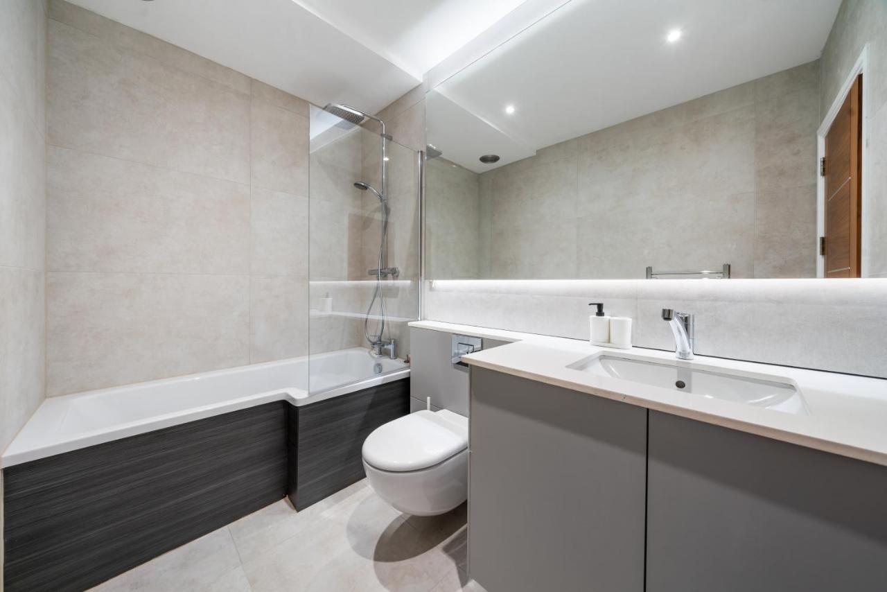 Casa de Férias Modern 4 Bedroom Townhouse With Cinema In The Heart Of Se1